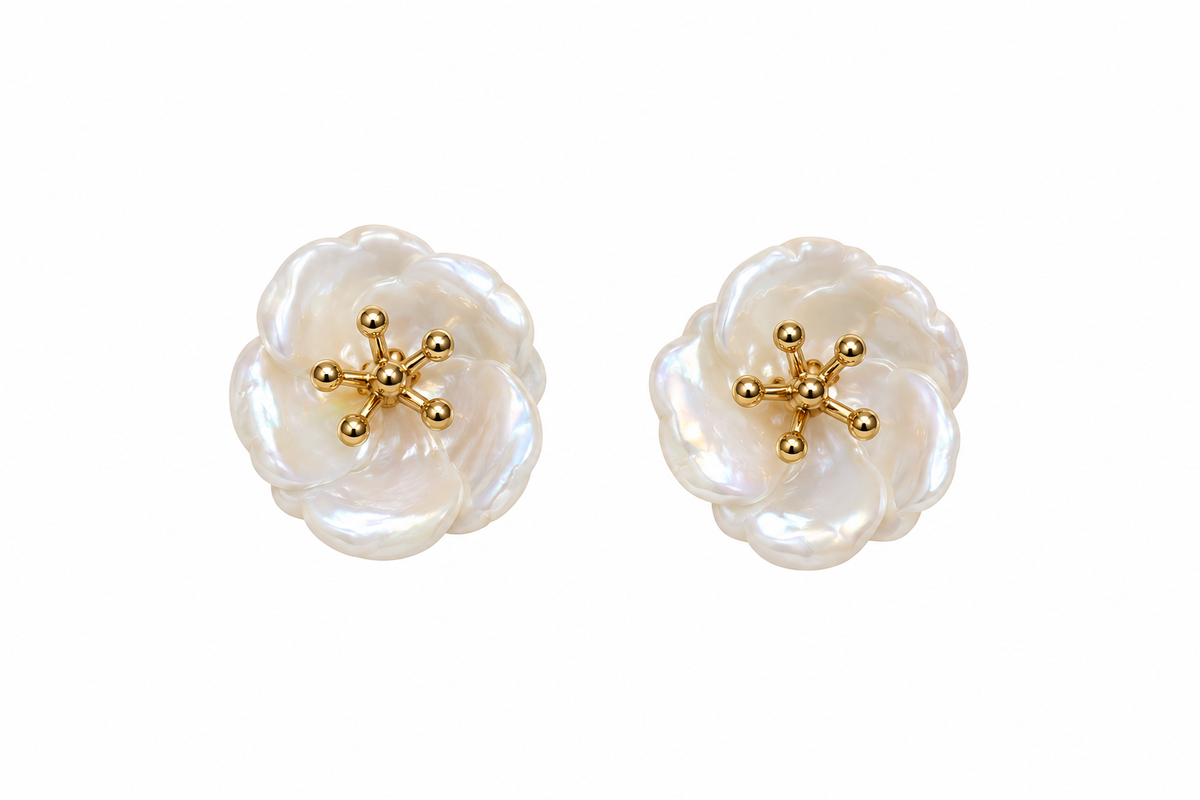 Pendientes Flor de Nácar con Filamento Pequeño